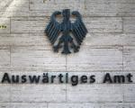 Auswärtiges Amt Schriftzug mit Bundesadler - Das Auswärtige Amt warnt Reisende auf den Philippinen, sich an die Alkohol- und Rauchverbote in der Öffentlichkeit zu halten. © photothek / Auswärtiges Amt