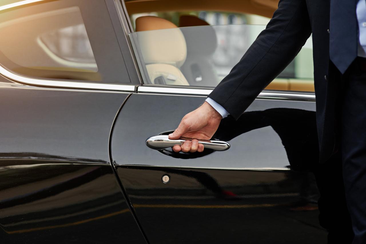 Chauffeur+Fahrer+Taxi+Limousine