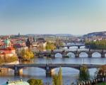 Valentinstag in Prag: Eine Nacht im Vier-Sterne-Hotel kostet hier nur 34 Euro. - In Prag kann künftig an Tagen mit Smog-Alarm der öffentliche Nahverkehr kostenfrei genutzt werden.