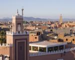 Blick über die Dächer von Marrakesch - Marokko ist eines von 14 Ländern, aus dem Menschen wieder in die EU einreisen dürfen.