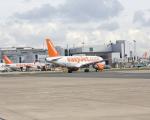 Geparkte Flugzeuge von Easyjet - Easyjet verbindet Basel und Palermo. © EasyJet