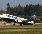 Ryanair Flugzeug Start - Auch Ryanair steuert den Flughafen Bari an. Foto: Ryanair