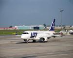 LOT Embraer E170 - Mit einer solchen Embraer E 170 fliegt LOT ab Juni zwölfmal pro Woche von Hannover nach Warschau. © LOT