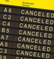 Flugausfälle in Berlin-Tegel Anzeigetafel Flugstreichungen