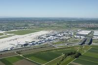 Der Sommerflugplan 2018 bringt dem Flughafen Stuttgart wieder viel Verkehr. Insgesamt sind 124 Ziele in 36 Ländern im Angebot. © Flughafen Stuttgart GmbH Flughafen Stuttgart