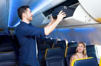 Künftig kostenpflichtig: Wer bei Ryanair ab dem 1. November Gepäckstücke bis 10 kg in die Kabine mitnehmen will, muss mindestens sechs Euro bezahlen. © Ryanair Ryanair Kabine Handgepäck