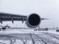 Wintersturm Skylar legt mit Schnee, Eis und Wind den Flugverkehr im Nordosten der USA lahm. Flugzeug Flughafen Schnee New York