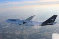 Auf Transatlantikflügen reisen Lufthansa-Passagiere bald mit vergünstigtem Handgepäcktarif. Foto: Lufthansa Lufthansa Boeing 747 im Flug