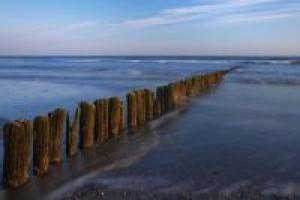 Vor allem in der Nähe von Buhnen ist die Wasserqualität deutscher Gewässer schlecht.