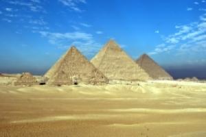 Aufgrund der aktuellen politischen Unruhen rät das Auswärtige Amt derzeit von Reisen nach Ägypten ab.