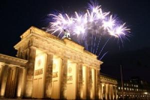 Feuerwerk über dem Brandenburger Tor