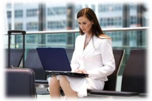 Frau Laptop Flughafen