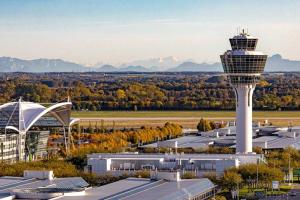 Flughafen München mit Alpenpanorama