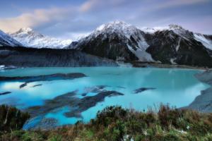 Neuseeland Gebirgszug und See