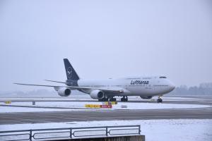 Lufthansa Boeing 747 München Schnee