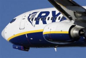 Gleich von drei Airports aus fliegt Ryanair ab November nach Westrumänien: Berlin-Schönefeld, Weeze und Frankfurt-Hahn. Foto: Ryanair Ryanair Bugansicht