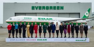 Durch einen Streik bei Eva Air kommt es in dieser Woche zu über 640 Flugausfällen. Eva Air Flugzeug und Crew