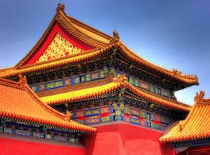 Mit dem Airport Peking-Daxing nimmt Chinas Hauptstadt ab Ende September ihren zweiten Großflughafen in Betrieb. Tempel in Peking
