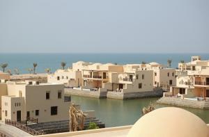 Bungalows an der Küste von Ras Al Khaimah