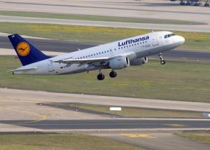 Lufthansa will 1.000 neue Verbingen innerhalb Deutschlands aufnehmen. Foto: JUERGENMAI.COM, Lufthansa Lufthansa A319