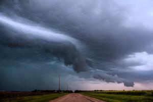 Aufgrund des Tropensturms Carlos müssen etliche Flüge von und nach Mauritius gestrichen werden. Sturm und Unwetter