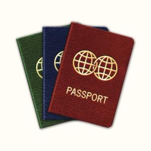 Ab sofort können an sieben deutschen Flughäfen auch Minderjährige ab zwölf Jahren das Kontrollsystem Easypass nutzen. Ohne Reisepass kein Girokonto für jedermann