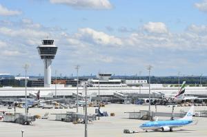 Flughafen München Vorfeld und Tower