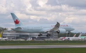 EuGH-Grundsatzurteil zu Verspätungen bei Anschlussflügen außerhalb der EU. Air Canada Boeing 787 Dreamliner bei der Landung