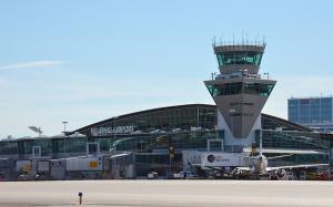 Finnlands Flughäfen sind Vorreiter in Sachen Klimaneutralität. © Helsinki Airport Helsinki Airport Tower