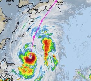 Taifun Lan hat so gigantische Ausmaße, dass der Sturm ganz Mitteleuropa bedecken könnte. © Wunderground Taifun Lan Japan 2