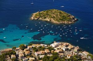 Lauda fliegt im Sommer 2020 von Klagenfurt nach Mallorca. Spanien: Mallorca Sant Elm