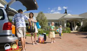 Familie+Kinder+Auto+Koffer_packen+Packliste+packen