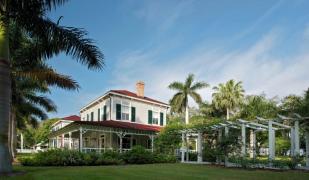 Doubletree by Hilton Fort Myers at Bell Tower Shops