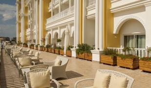 Dream World Resort & Spa