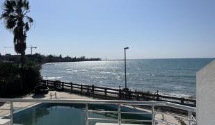 Side Beach Club