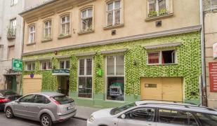 Easy Star Hotel