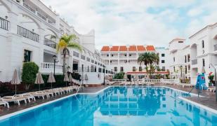 Hollywood Mirage Hollywood Mirage