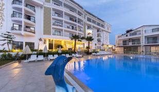 Maya World Park Hotel