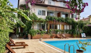 Ten Apart Hotel