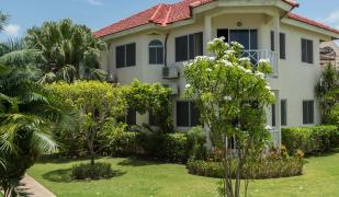 Pipers Cove Resort