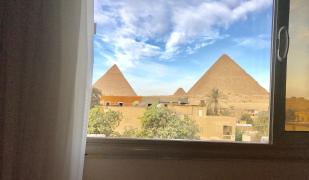3 Pyramids View Inn