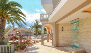 Karras Grande Resort