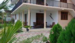 Coral Palm Villa & Apartment