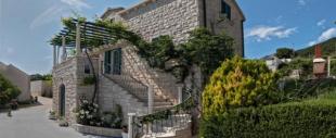 Room in Bol with Terrace, Air condition, WIFI Room in Bol with Terrace, Air condition, WIFI