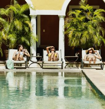 Pool, Urlaub, Sonnenliegen, Palmen