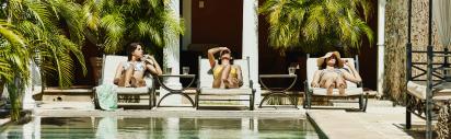 Pool, Urlaub, Sonnenliegen, Palmen