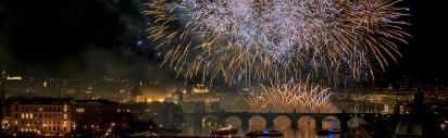 Feuerwerk über der Moldau in Prag