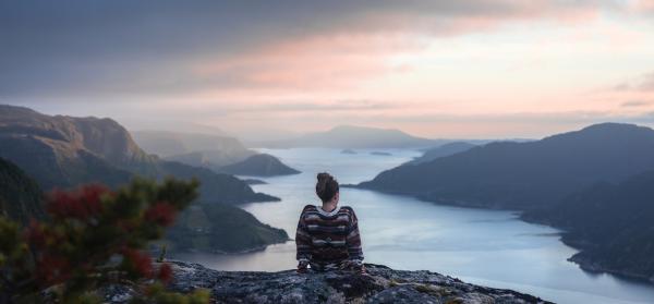 Frau, Fjord, Abend Norwegen