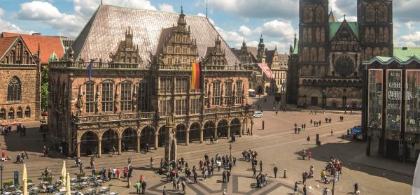 BTZGinter_5932_Marktplatz-Speckflagge-Emotion