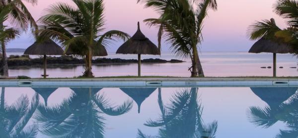 Pool, Palmen, Meer, Sonnenuntergang Mauritius